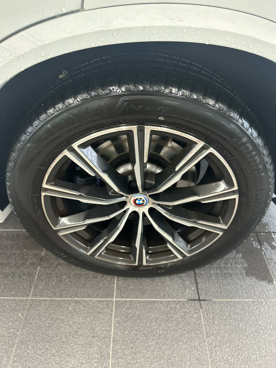 Used 2023 BMW X5 M50i w/ Climate Comfort Package AWD/4WD image 4