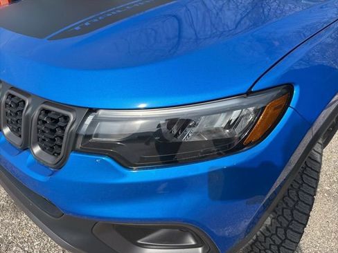 Used 2024 Jeep Compass Trailhawk image 8