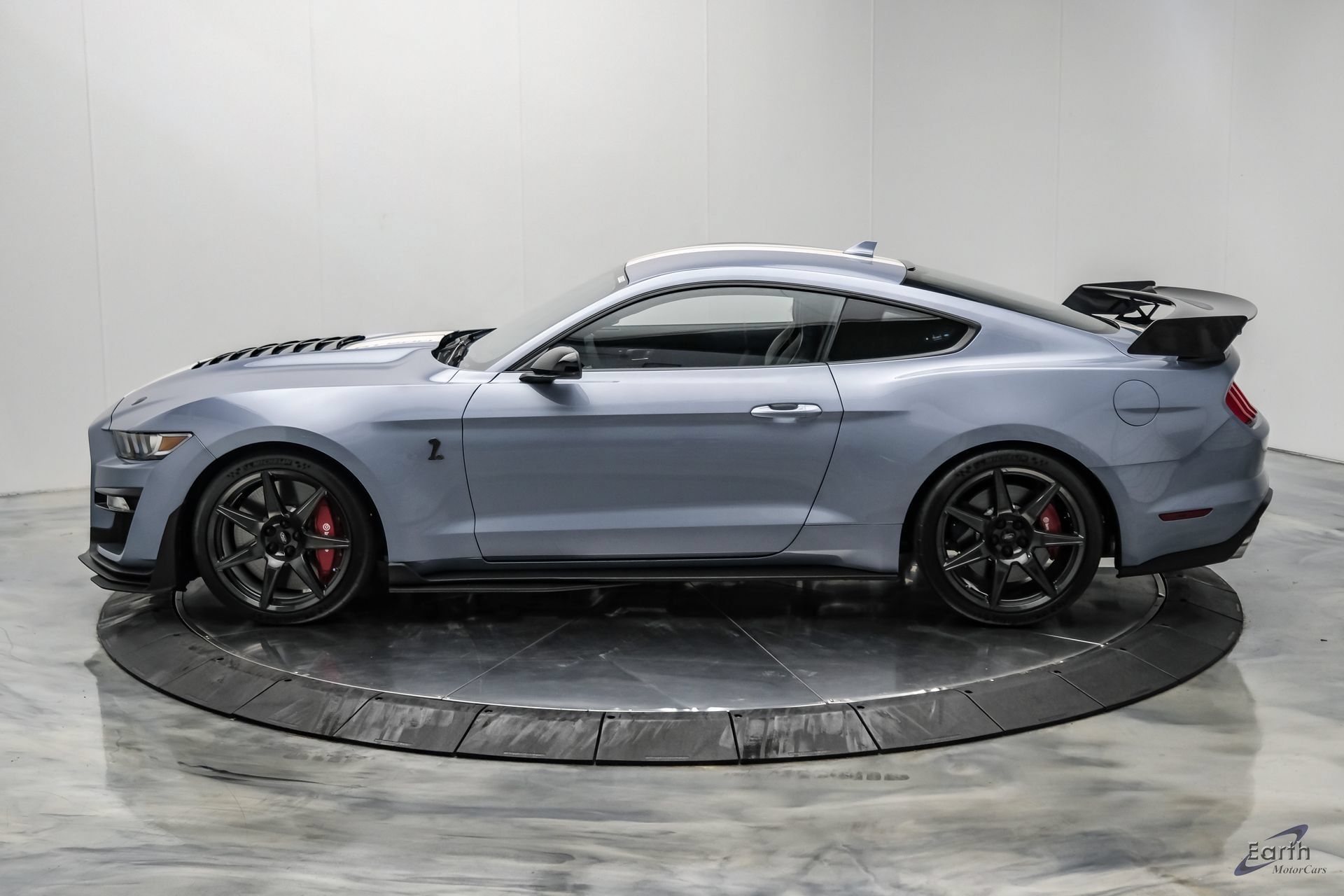 Used 2022 Ford Mustang Shelby GT500 w/ Carbon Fiber Track Pack RWD image 9