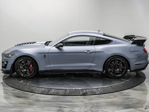 Used 2022 Ford Mustang Shelby GT500 w/ Carbon Fiber Track Pack RWD image 9
