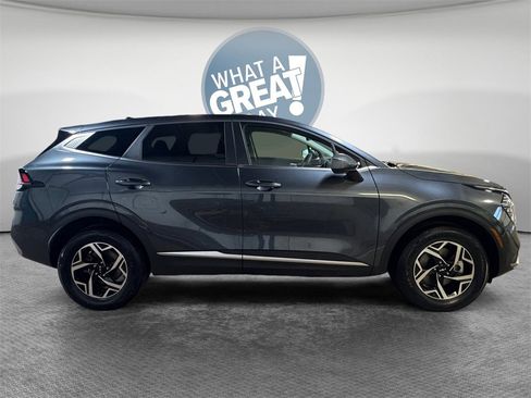 Certified 2024 Kia Sportage LX image 2