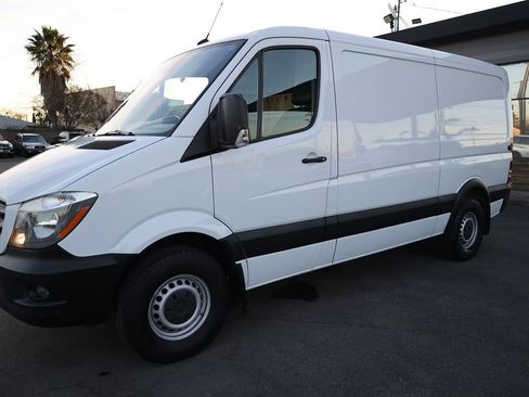 Used 2016 Mercedes-Benz Sprinter 2500 image 32