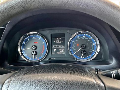 Used 2018 Toyota Corolla LE FWD image 12