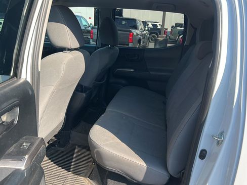 Used 2017 Toyota Tacoma SR5 RWD image 5