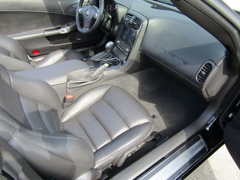 Used 2011 Chevrolet Corvette Grand Sport w/ Preferred Equipment Group RWD image 13