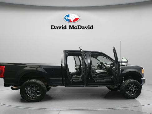 Used 2017 Ford F250 Lariat w/ Lariat Value Package AWD/4WD image 47