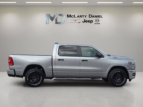 Used 2025 RAM 1500 Big Horn AWD/4WD image 6