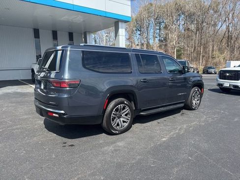 Used 2024 Jeep Wagoneer L Series II w/ Flexible Seating Group image 20