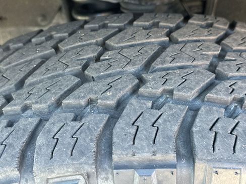 Used 2018 Toyota Tacoma TRD Sport image 12