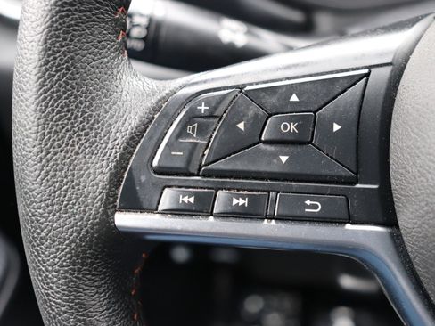 Used 2024 Nissan Versa SR image 27