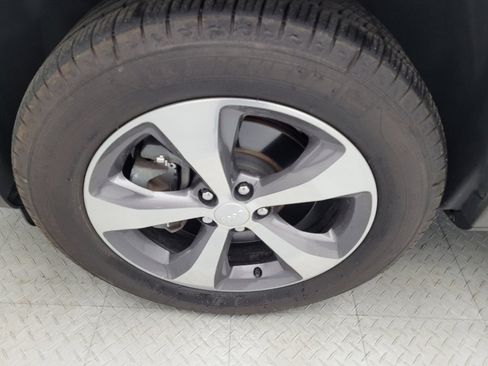 Used 2020 Jeep Cherokee Limited image 31