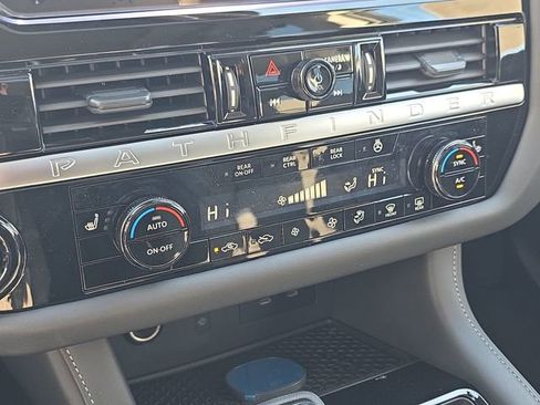 New 2026 Nissan Pathfinder SL image 19