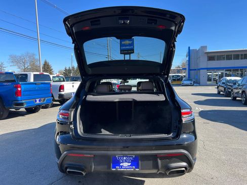 Used 2025 Porsche Macan image 44