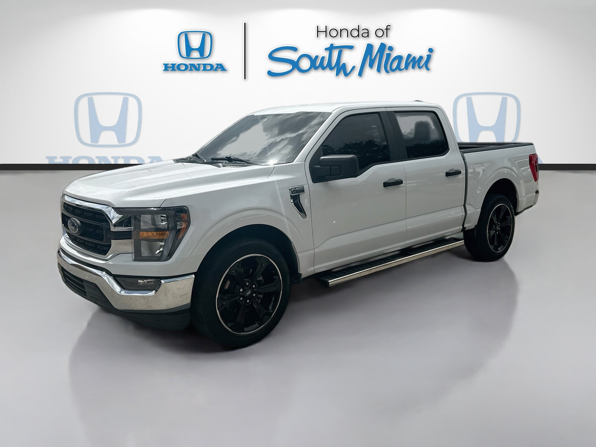Used 2023 Ford F150 XLT RWD image 3