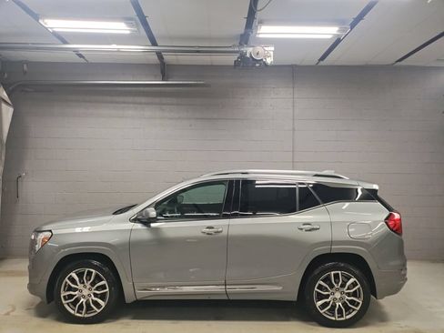 Used 2023 GMC Terrain Denali w/ Denali Premium Package AWD/4WD image 16