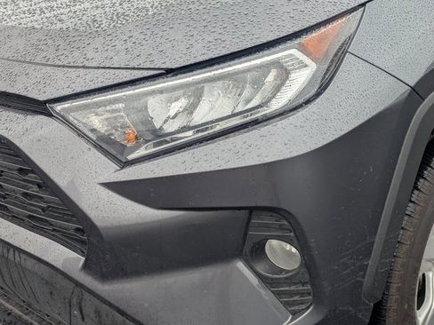 Used 2021 Toyota RAV4 XLE image 11