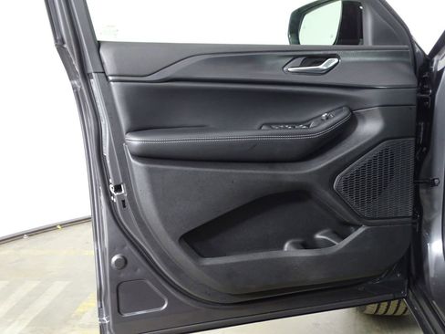 New 2025 Jeep Grand Cherokee Altitude image 17