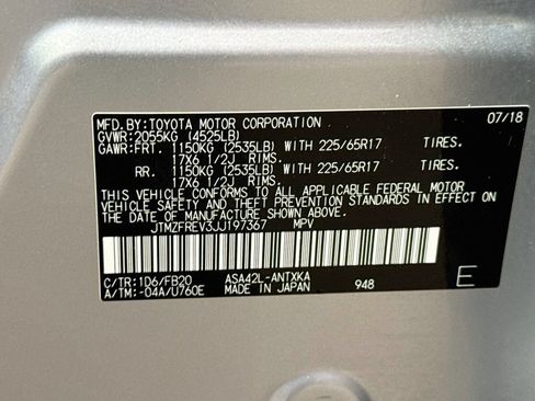 Used 2018 Toyota RAV4 LE FWD image 28