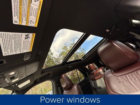 Used 2020 Ford Explorer Platinum w/ Premium Technology Package image 33