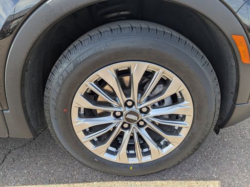 Certified 2024 Cadillac XT4 Premium Luxury image 9