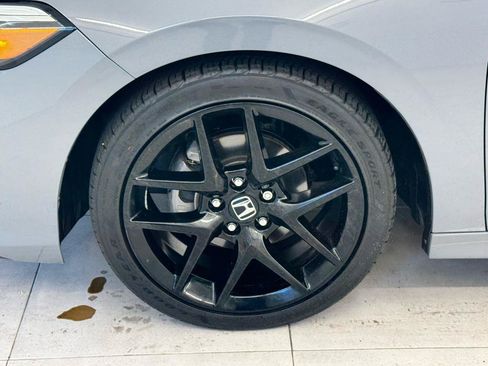 Used 2025 Honda Civic Sport image 32