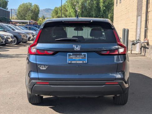 Used 2025 Honda CR-V LX image 4