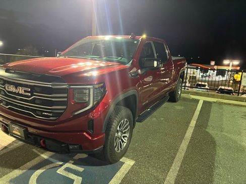 Used 2022 GMC Sierra 1500 AT4 w/ AT4 Premium Package image 4