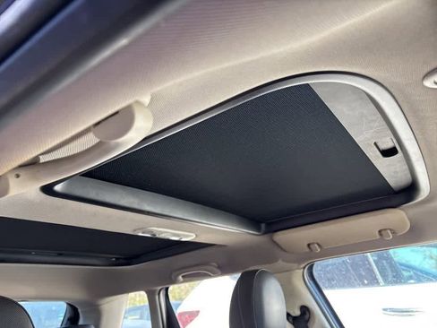 Used 2015 MINI Cooper 4-Door Hardtop image 9