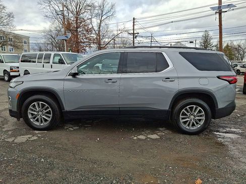 Used 2024 Chevrolet Traverse LT image 4