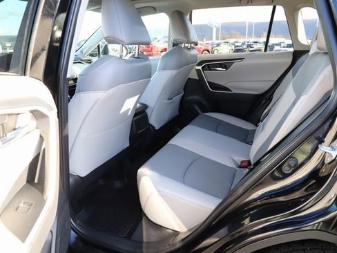 Used 2019 Toyota RAV4 XLE Premium image 21