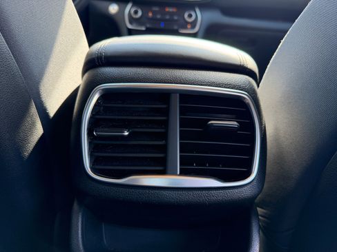 Used 2020 Hyundai Santa Fe SEL image 32