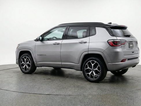 Used 2025 Jeep Compass Limited AWD/4WD image 6