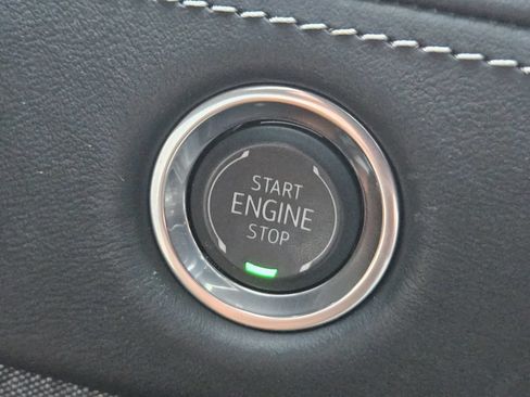 Certified 2025 Cadillac Escalade ESV V AWD/4WD image 23
