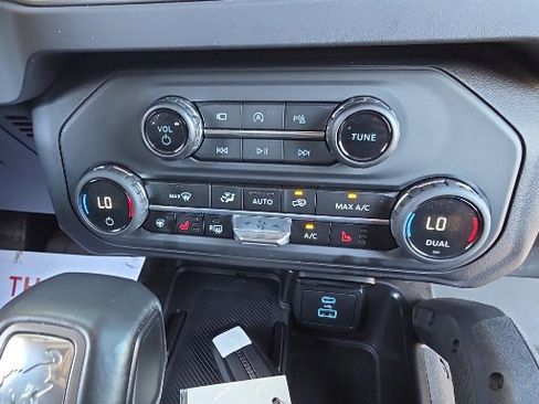 Certified 2025 Ford Bronco Badlands image 5