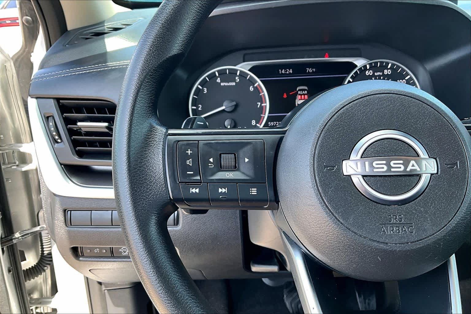 Used 2024 Nissan Rogue SV FWD image 23