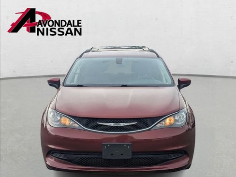 Used 2021 Chrysler Voyager Lxi image 9