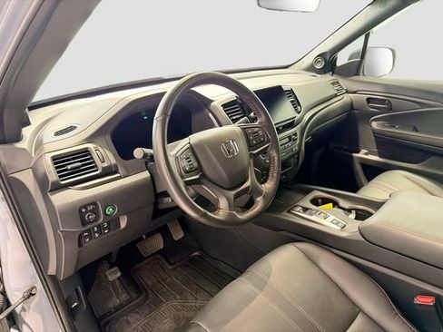 Used 2025 Honda Ridgeline TrailSport image 8