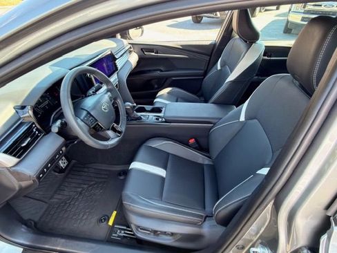 Used 2025 Toyota Camry SE w/ Multimedia Upgrade Package image 8