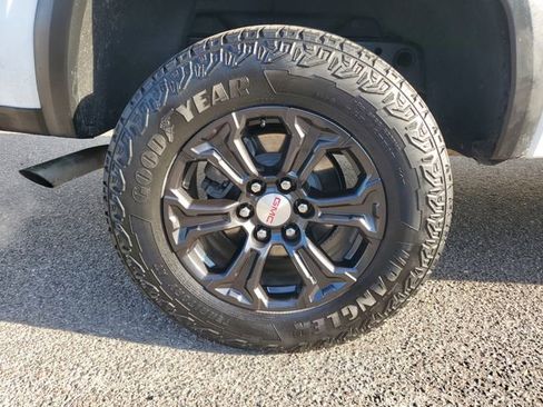 Used 2023 GMC Canyon Elevation image 5