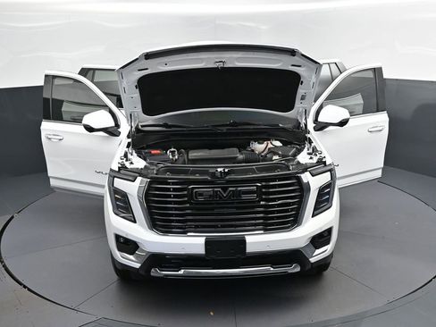 Used 2025 GMC Yukon Elevation w/ LPO, Elevation Black Package AWD/4WD image 54