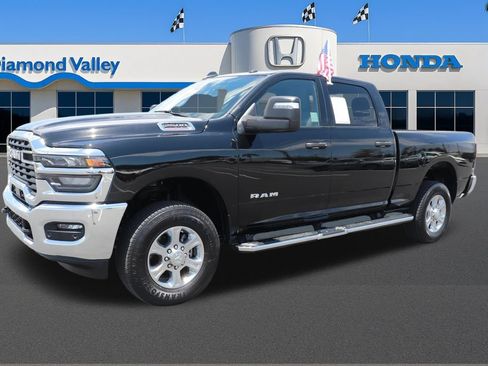 Used 2025 RAM 2500 Big Horn AWD/4WD image 3