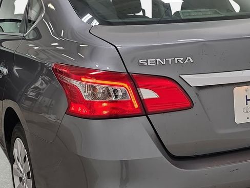 Used 2017 Nissan Sentra S FWD image 31