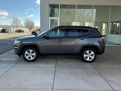 Used 2020 Jeep Compass Latitude w/ Cold Weather Group image 19