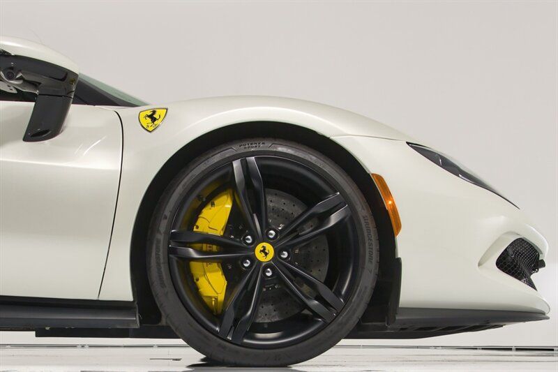 Used 2023 Ferrari 296 GTB RWD image 15