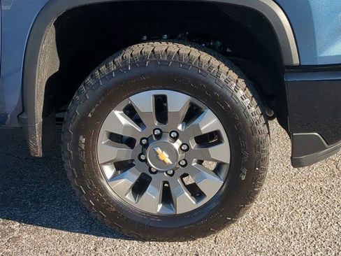 Used 2026 Chevrolet Silverado 2500 Custom w/ Custom Value Package image 11