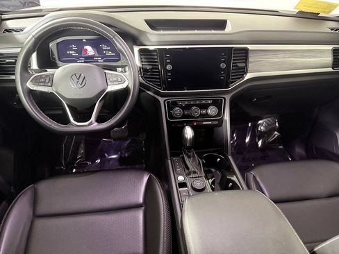 Used 2022 Volkswagen Atlas Cross Sport SE w/ Black Wheel Package AWD/4WD image 11