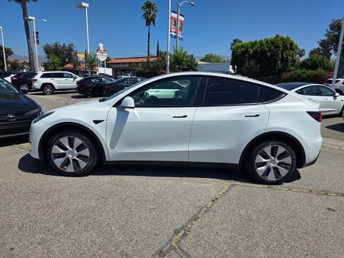 Used 2021 Tesla Model Y Long Range AWD/4WD image 9