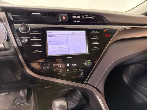 Used 2020 Toyota Camry SE image 17