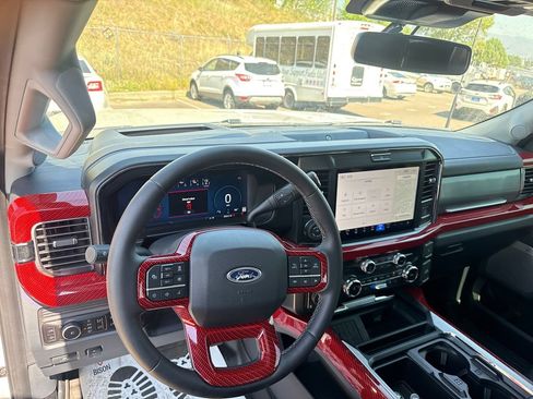 Used 2025 Ford F250 Lariat w/ Lariat Ultimate Package AWD/4WD image 13