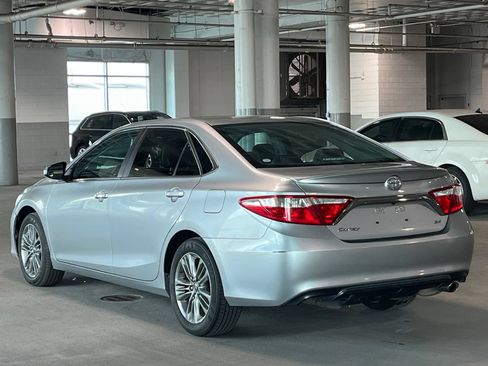 Used 2016 Toyota Camry SE FWD image 8